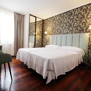 De Adarzo Auto Check Guest house